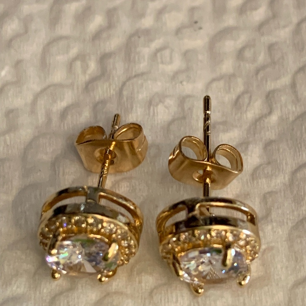 Earrings Sterling Silver 925 stud with white  color Zirconia Cz Stones new